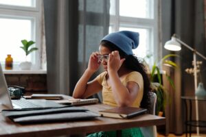 Schulerfolg 2026: Digitale Lernbegleitung für Kinder