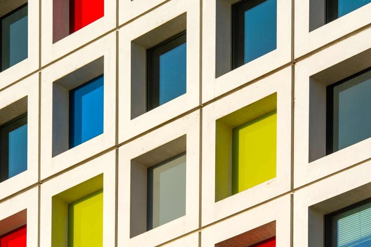 Kunststofffenster online kaufen 2026: 4 Anbieter im Vergleich