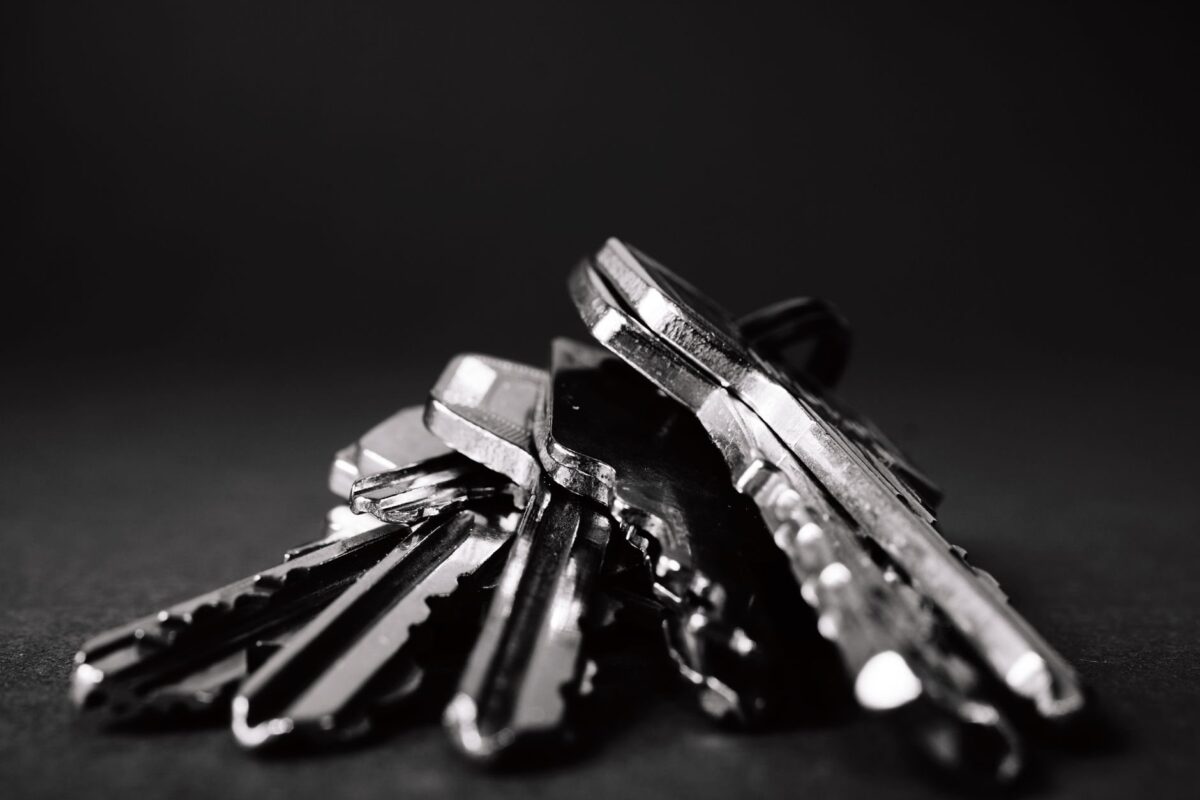 Schlüsselverlust: Was Mieter & Eigentümer wissen müssen